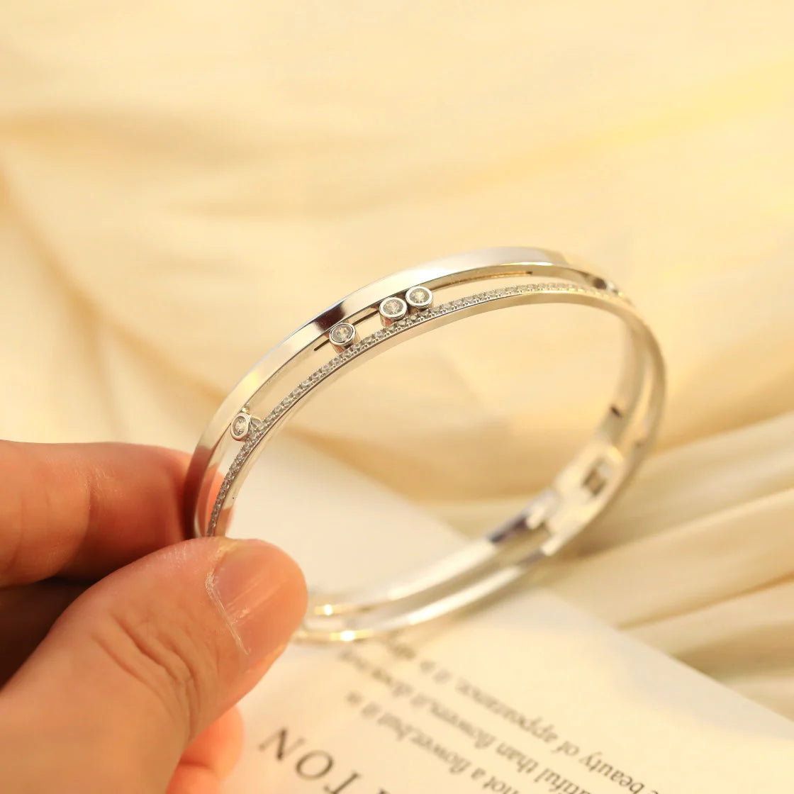 [Lumi Jewels]Move Romane Diamond Bangle Bracelet