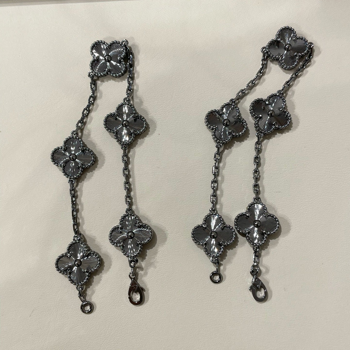 [Lumi Jewellery]CLOVER 5 MOTIF BLACK BRACELET