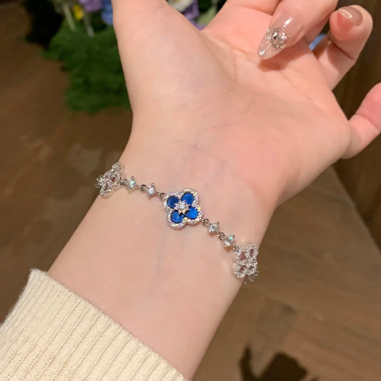 [Lumi Jewellery]CLOVER 5 MOTIF PINK BLUE RED WHITE BRACELET