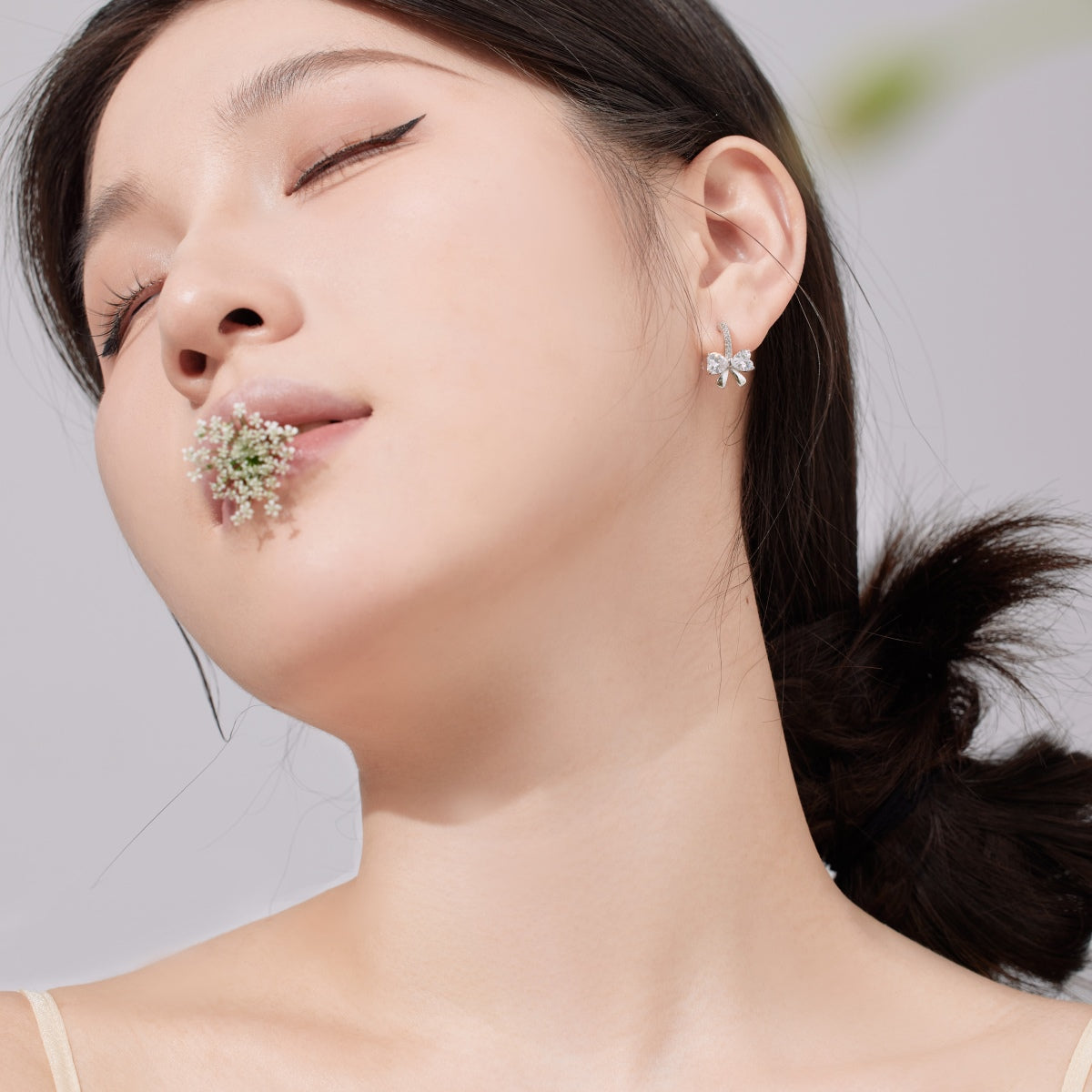 [Lumi Jewellery]Exquisite Earrings With Heart-Shaped Bow Design