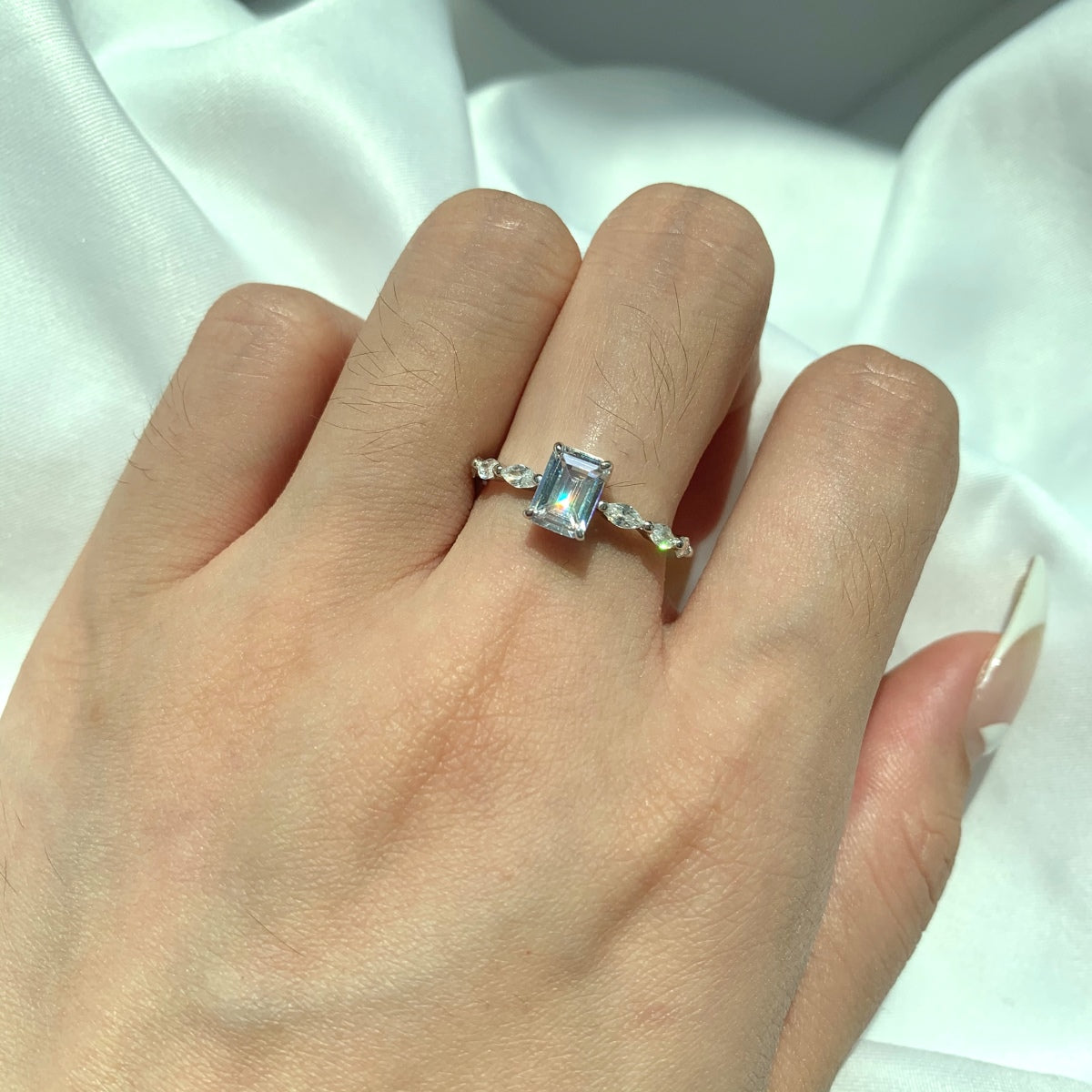 [Lumi Jewellery]1.0 Carat Dainty Resplendent Radiant Cut Daily Ring