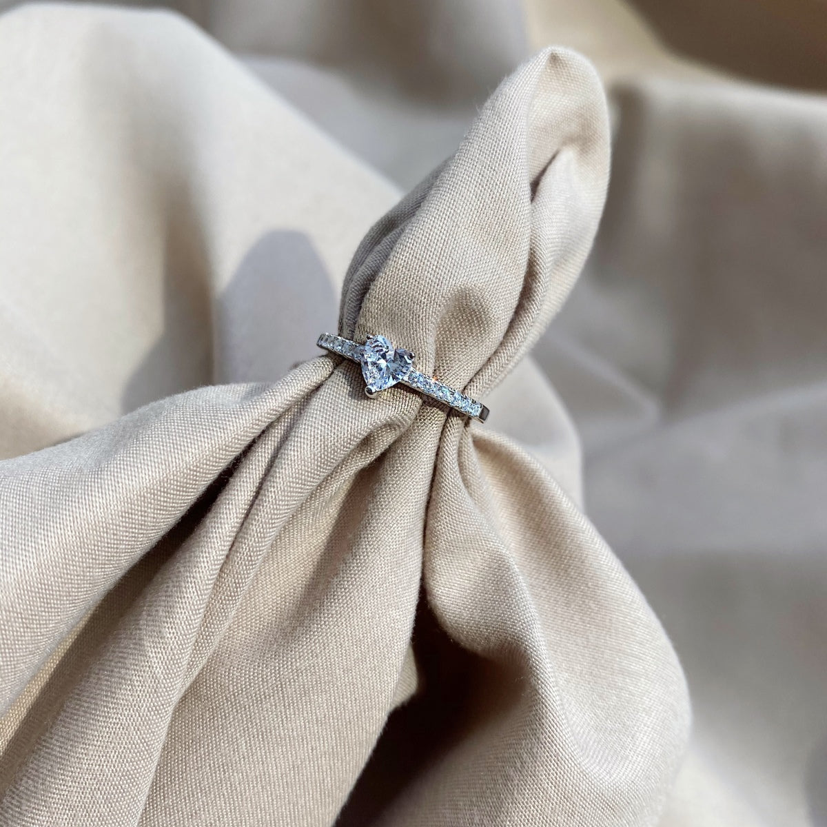 [Lumi Jewellery]0.5 Carat CaratEternity Charming Heart Shape Lover Ring