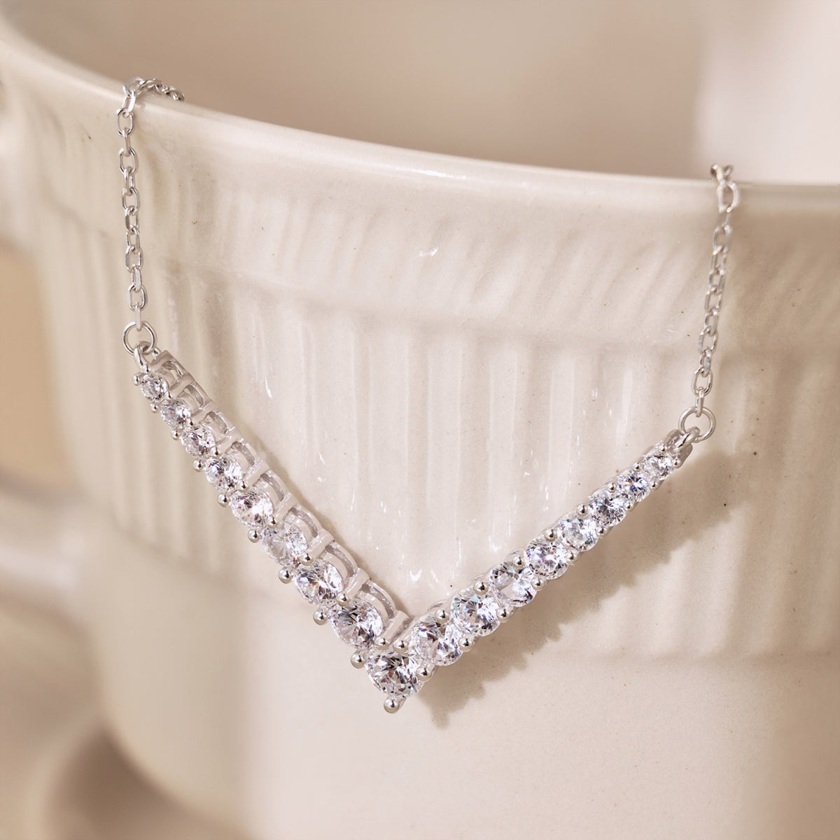 [Lumi Jewellery]Ornate Round Cut Necklace