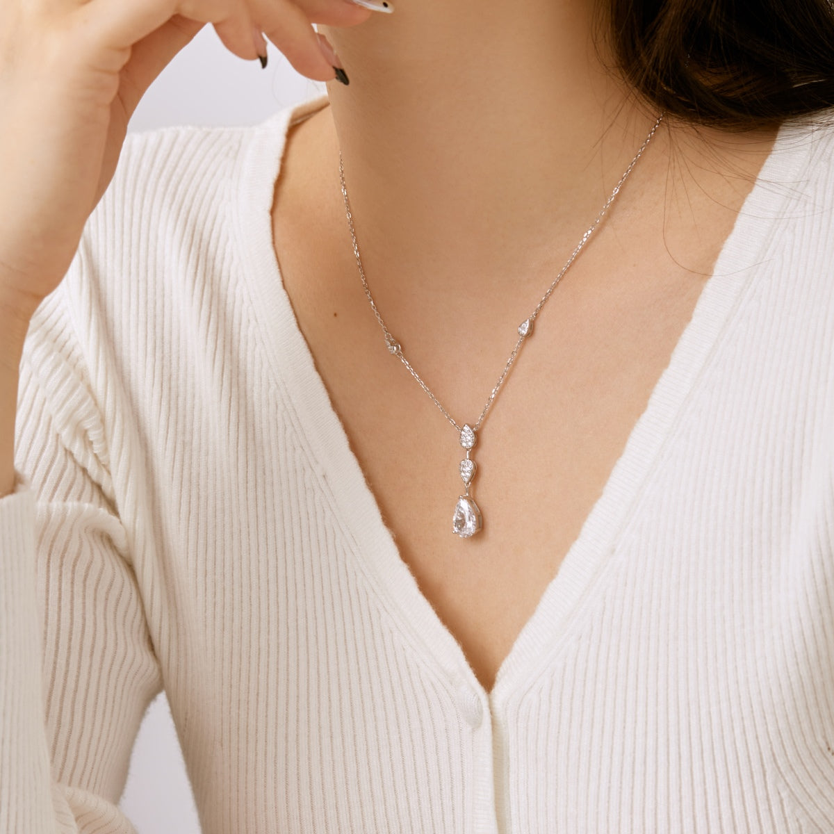 [Lumi Jewellery]Dazzling Pear Cut Necklace