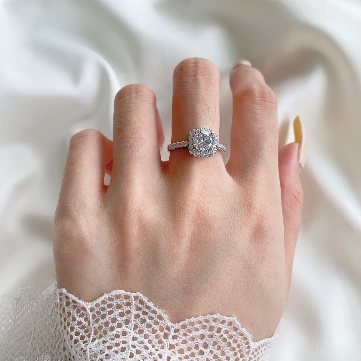[Lumi Jewellery]Dazzling Resplendent Round Cut Wedding Ring
