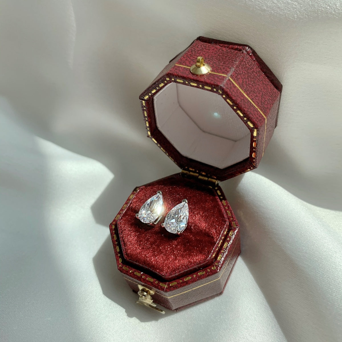 [Lumi Jewellery]Ornate Water Drop Shape Earrings