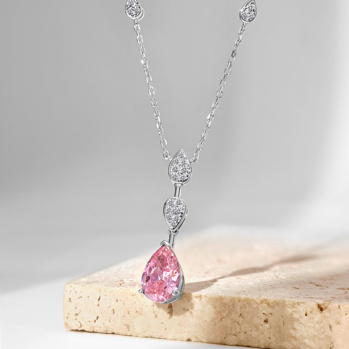 [Lumi Jewellery]Dazzling Pear Cut Necklace