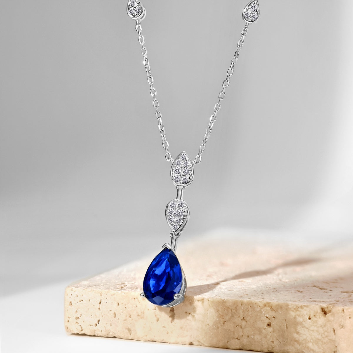 [Lumi Jewellery]Dazzling Pear Cut Necklace