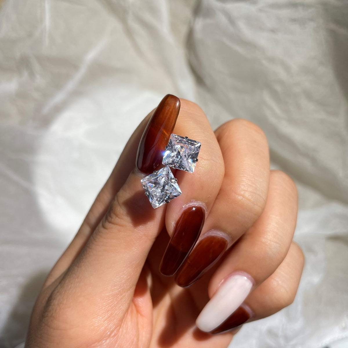 [Lumi Jewellery]Stylish Shiny Square Center Stone Stud Earrings