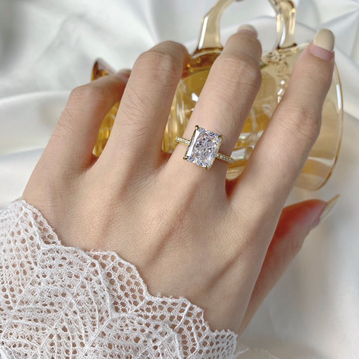 [Lumi Jewellery]4.0 Carat Luxurious Engagement Ring