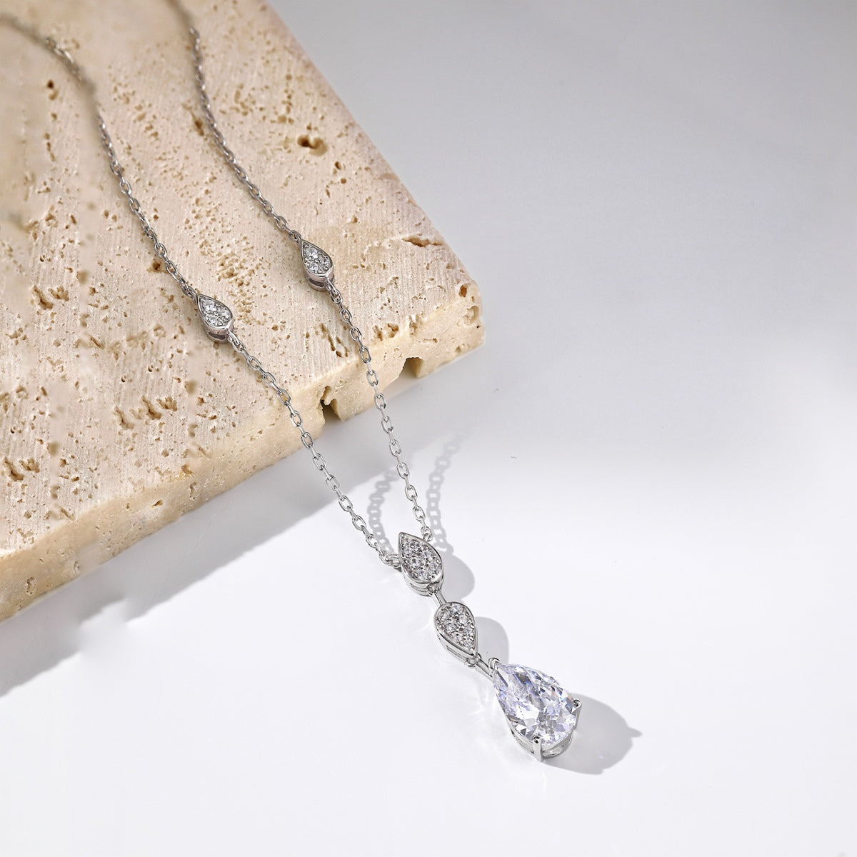 [Lumi Jewellery]Dazzling Pear Cut Necklace