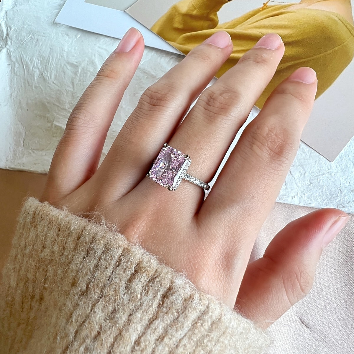 [Lumi Jewellery]4.0 Carat Luxurious Engagement Ring