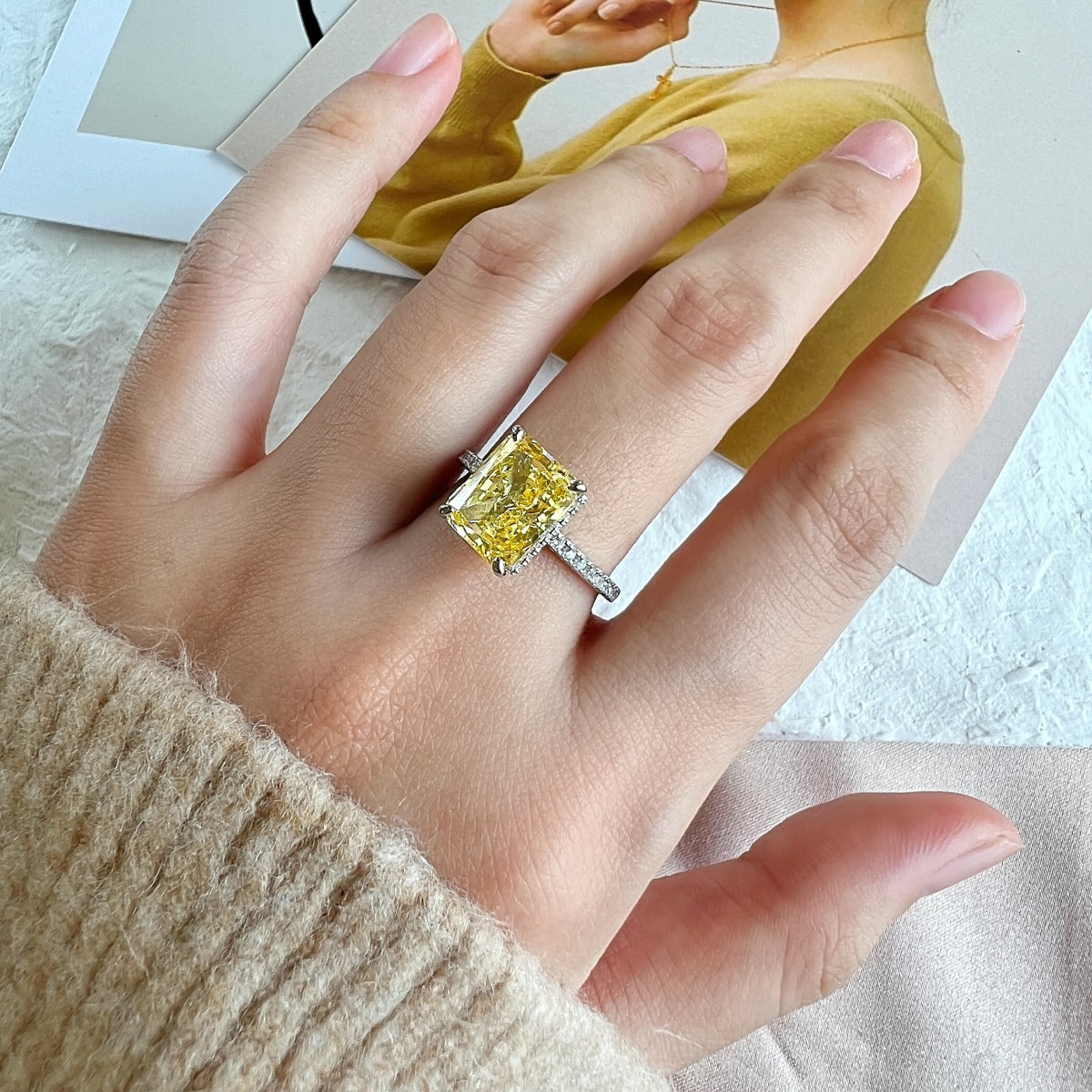 [Lumi Jewellery]4.0 Carat Luxurious Engagement Ring