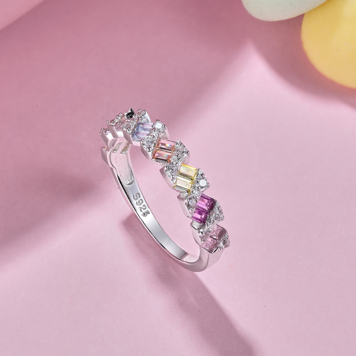 [Lumi Jewellery]Delicate Vibrant Emerald Cut Daily Ring
