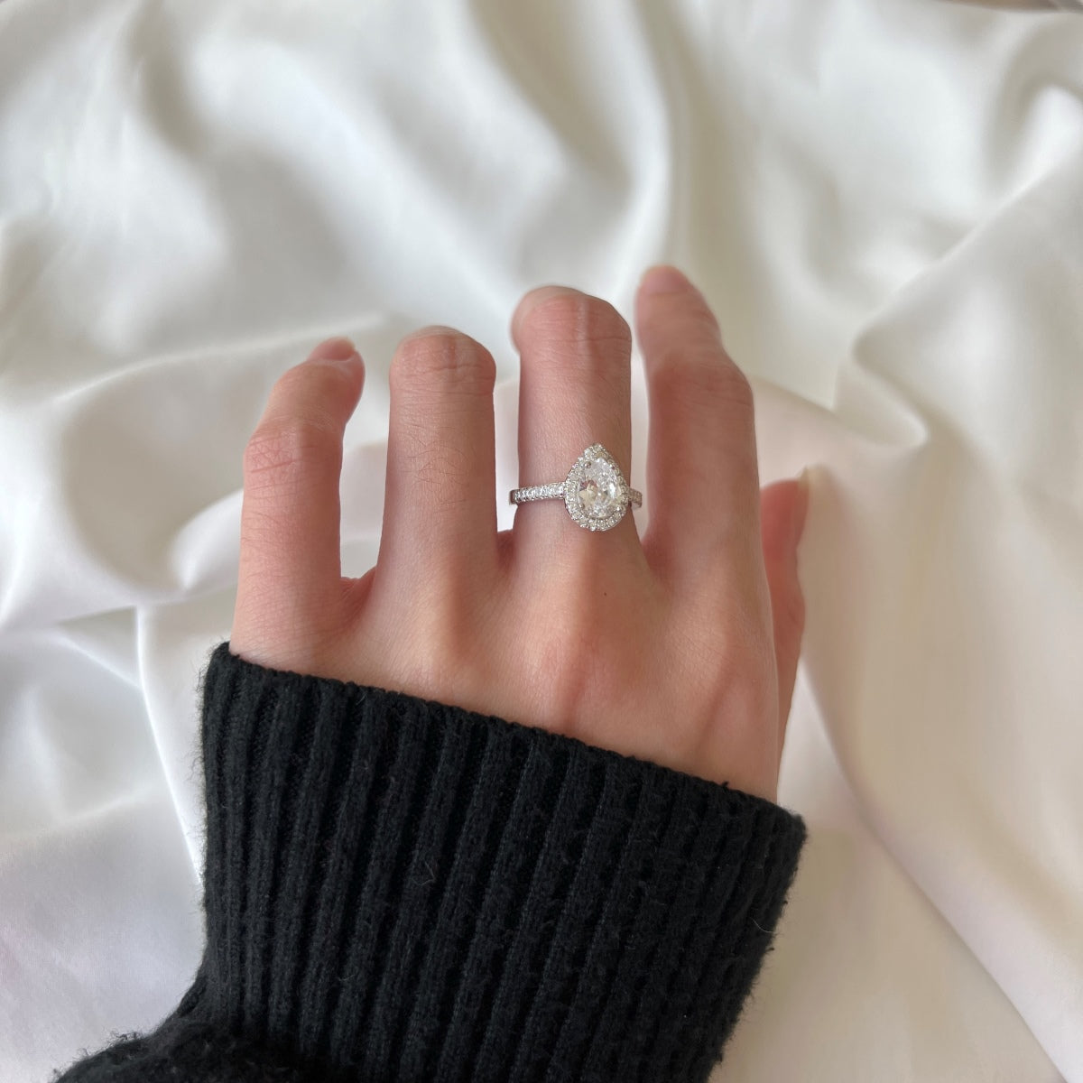 [Lumi Jewellery]1.0 Carat Luxurious Resplendent Water Drop Shape Wedding Ring