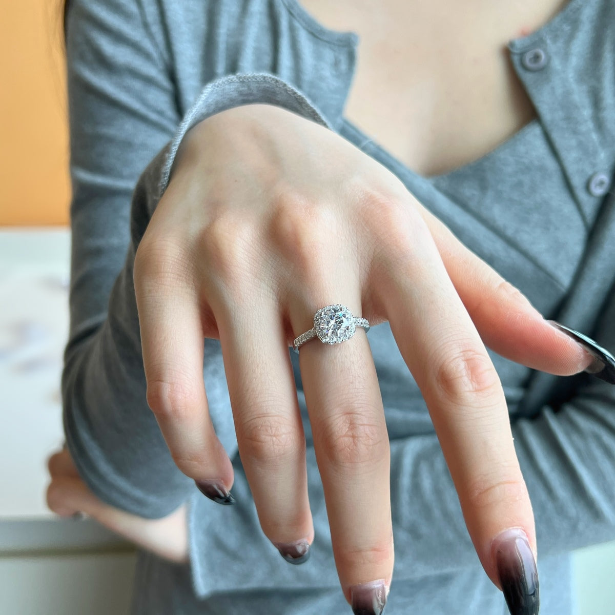 [Lumi Jewellery]Dazzling Resplendent Round Cut Wedding Ring