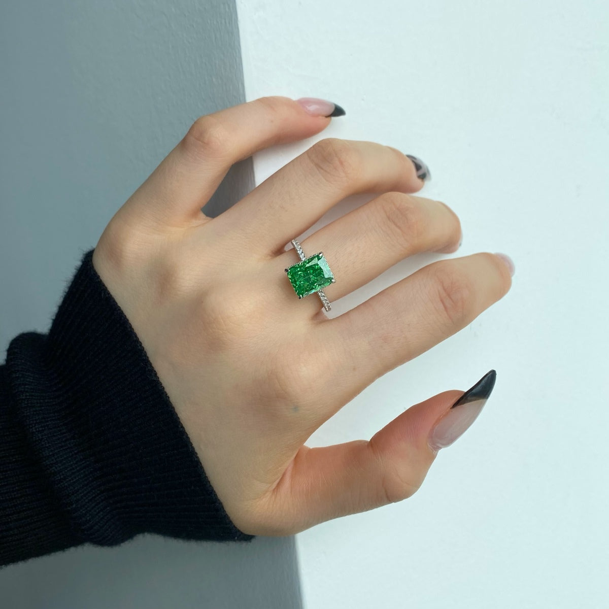 [Lumi Jewellery]4.0 Carat Luxurious Engagement Ring