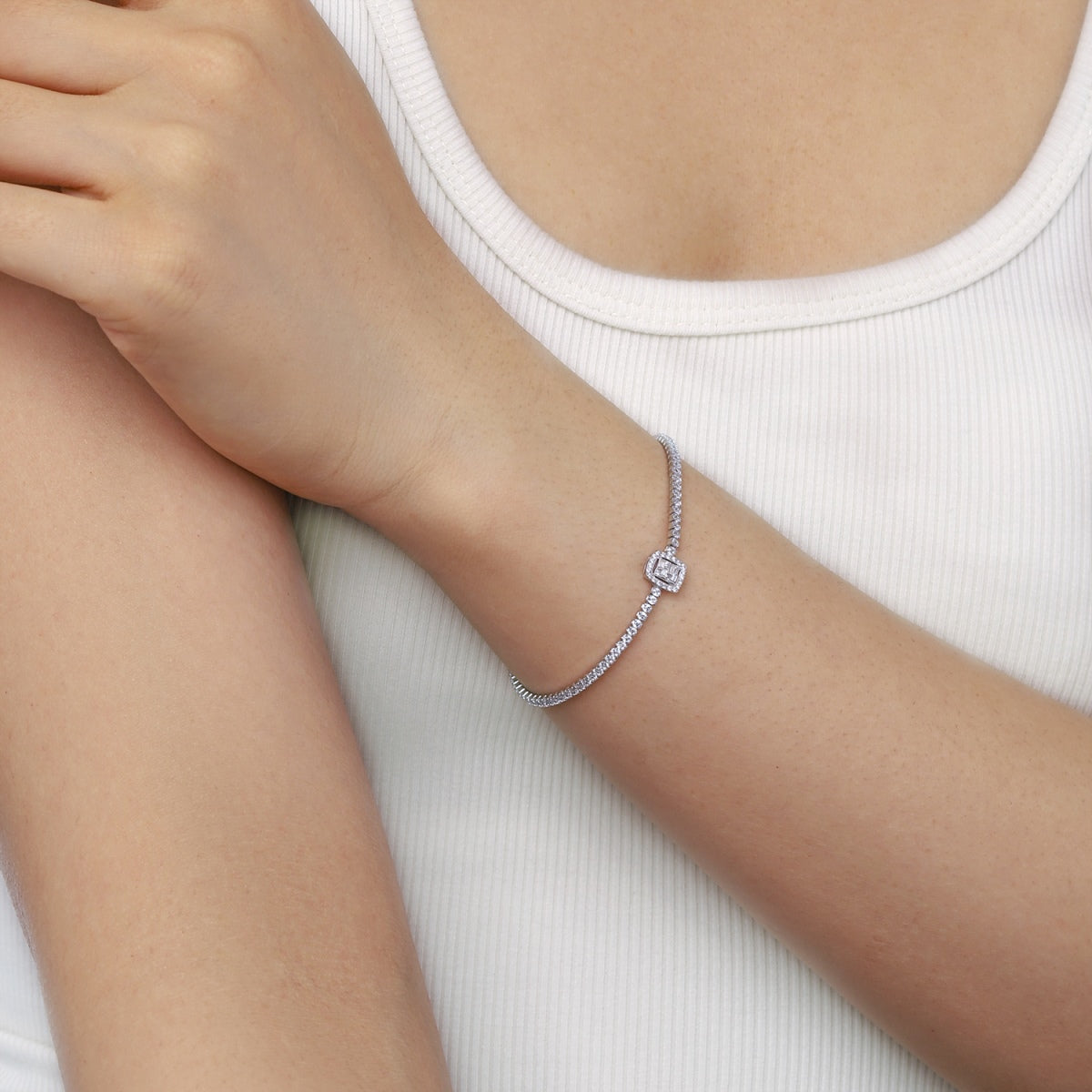 [Lumi Jewellery]Luxurious Dazzling Square Shape Banquet Bracelet