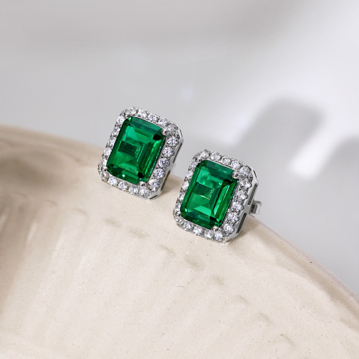[Lumi Jewellery]Luxurious Dainty Emerald Cut Banquet Earrings