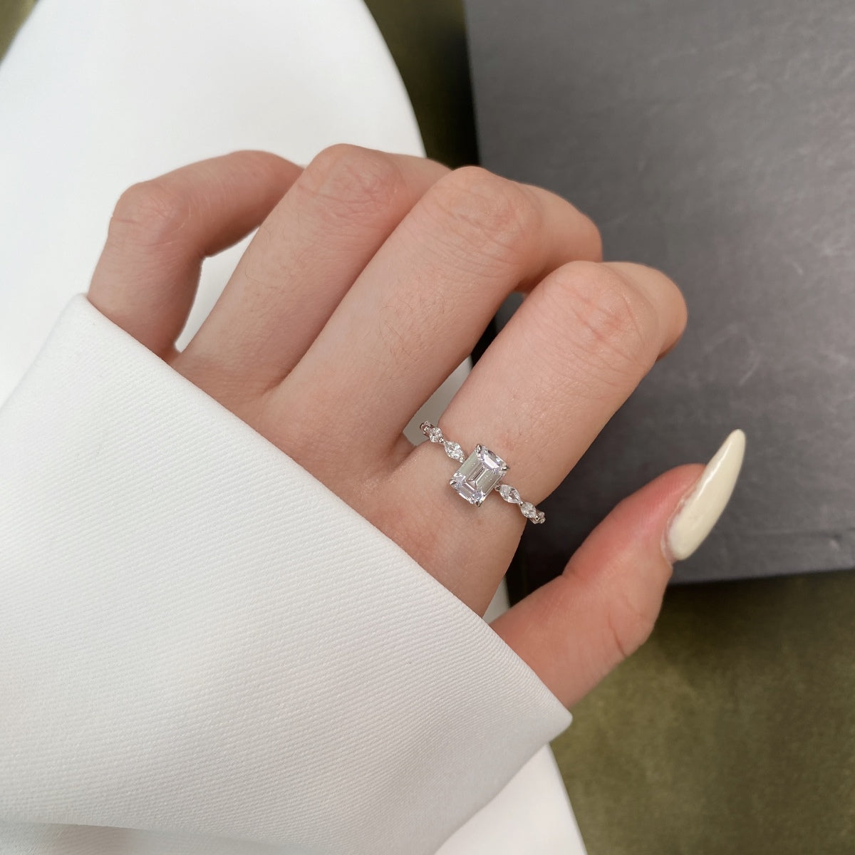 [Lumi Jewellery]1.0 Carat Dainty Resplendent Radiant Cut Daily Ring