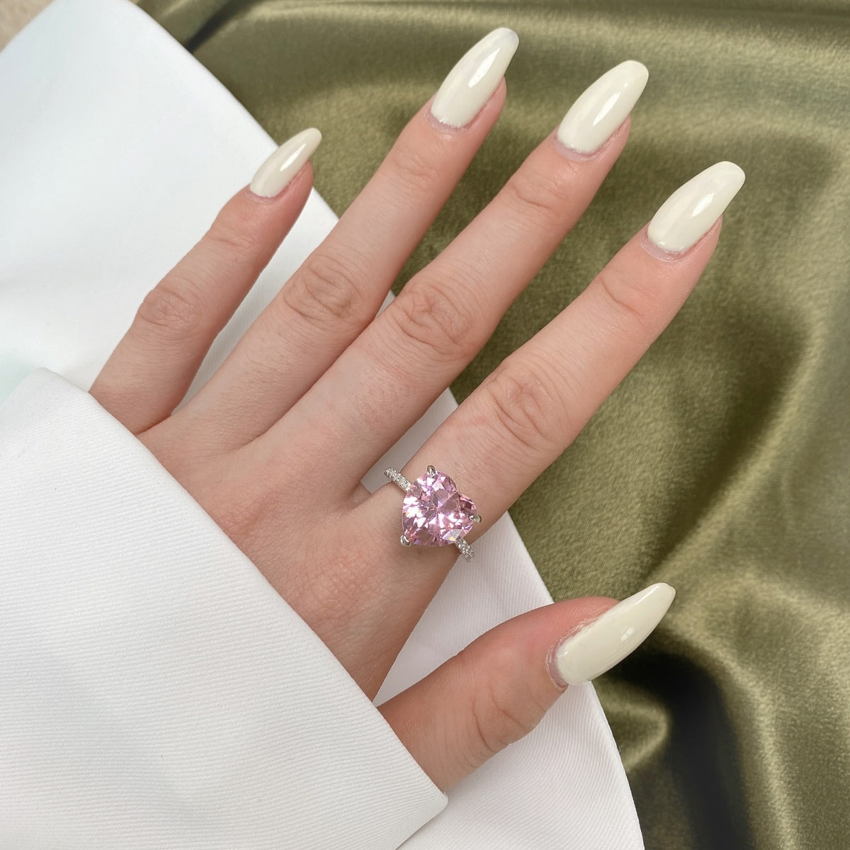 [Lumi Jewellery]6.0 Carat Luxurious Sparkling Romantic Heart Cut Lover Ring