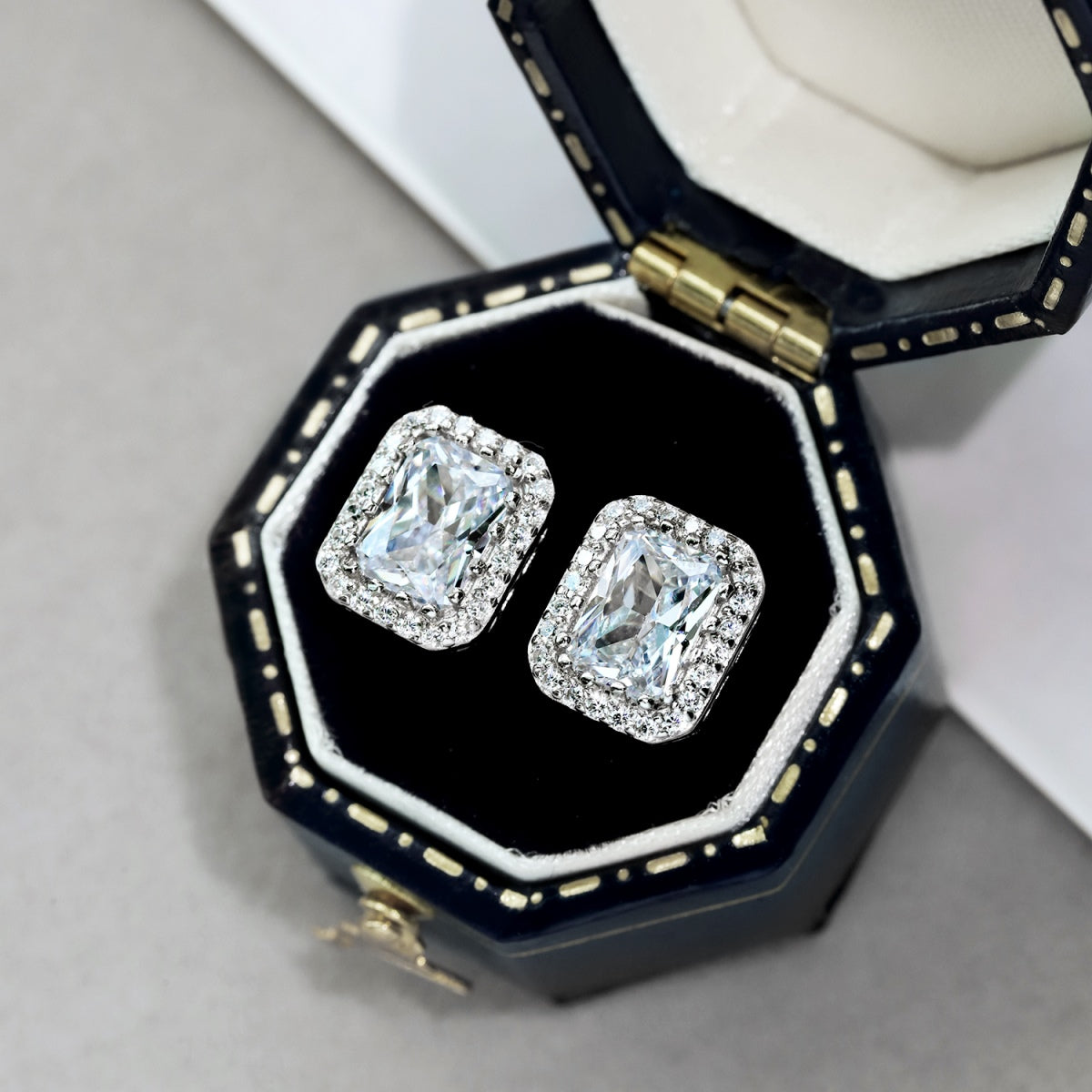 [Lumi Jewellery]1.0 Carat Luxurious Dainty Emerald Cut Daily Earrings