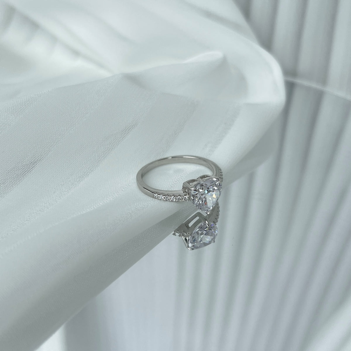 [Lumi Jewellery]2.0 Carat Dazzling Lustrous Heart Cut Lover Ring