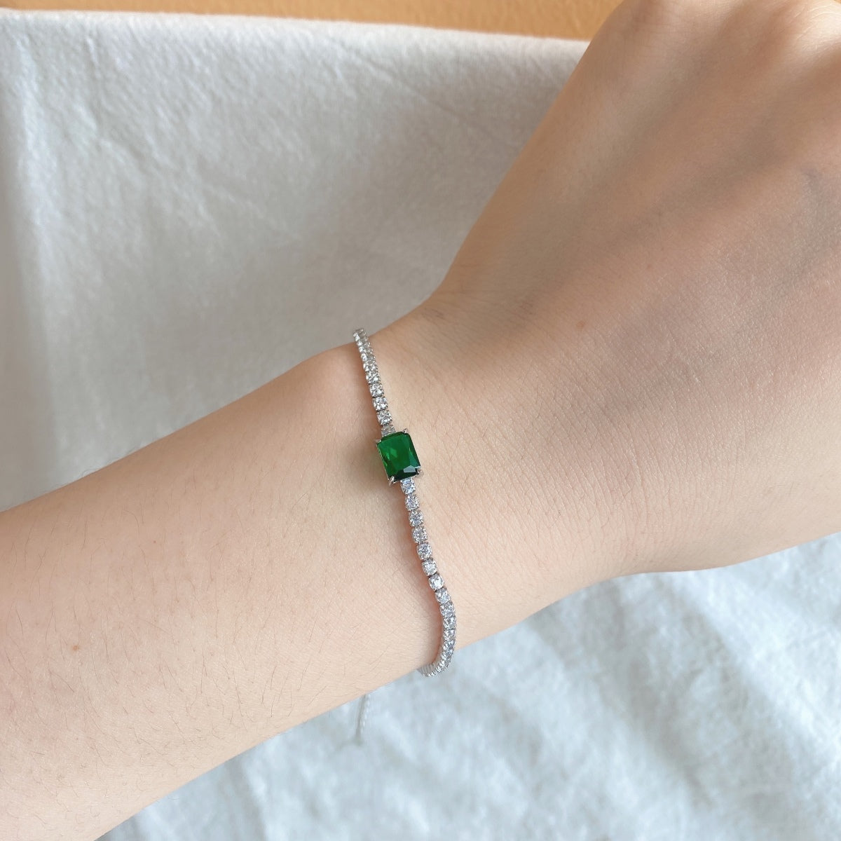 [Lumi Jewellery]1.0 Carat Unique Emerald Cut Banquet Bracelet