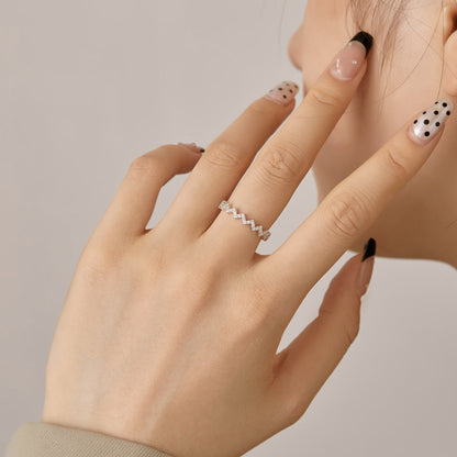 [Lumi Jewellery]Delicate Enchanting Wave Shape Daily Ring