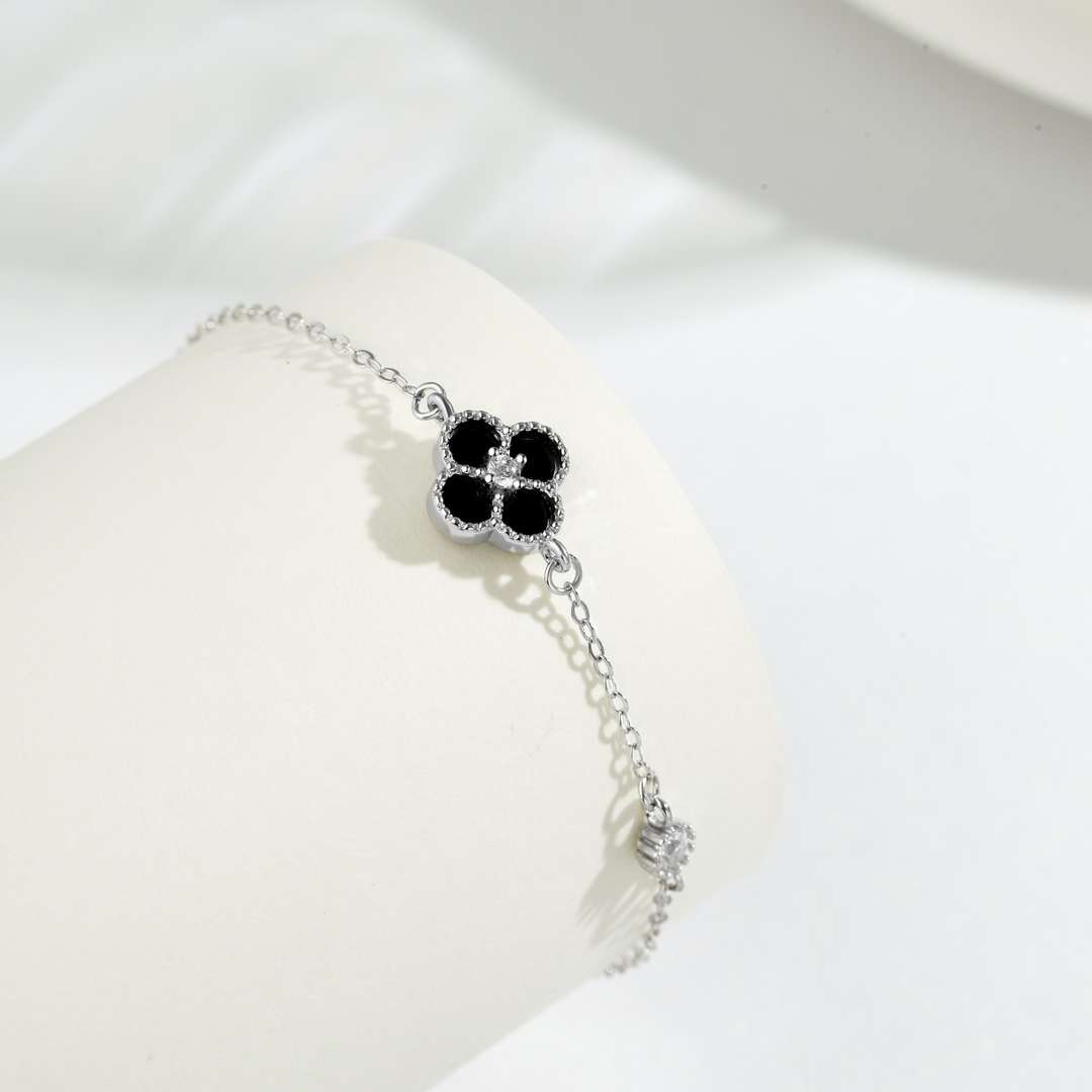 [Lumi Jewellery]Delicate Four Leaf Clover Bracelet