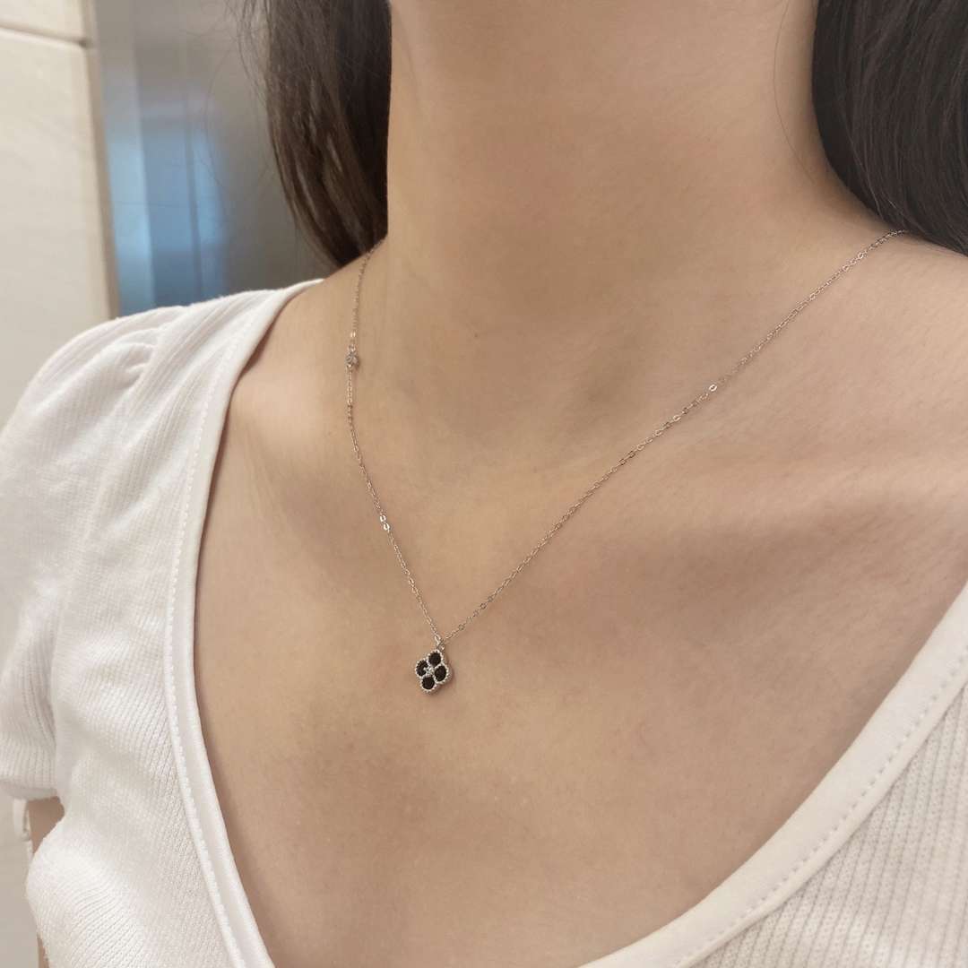 [Lumi Jewellery]Delicate Flower Shape Necklace