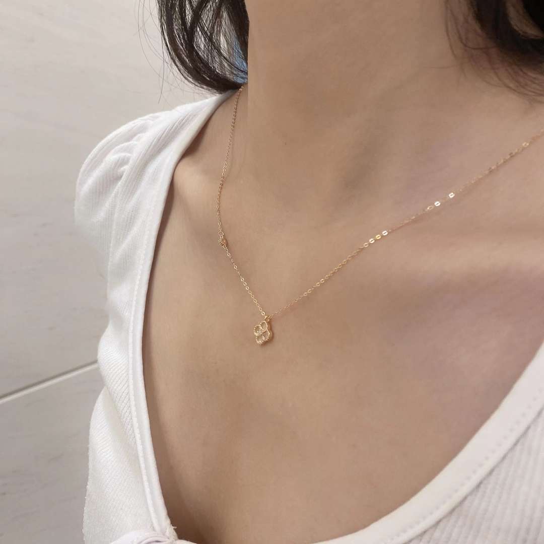 [Lumi Jewellery]Delicate Flower Shape Necklace