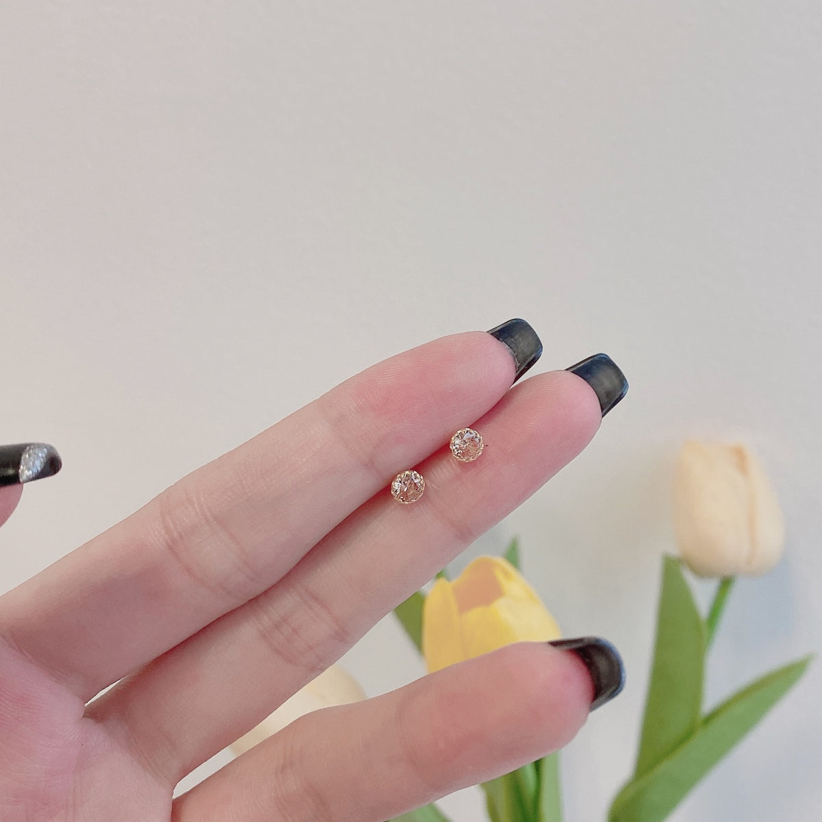 [Lumi Jewellery]Sparkling Colorful Round Shape Earrings