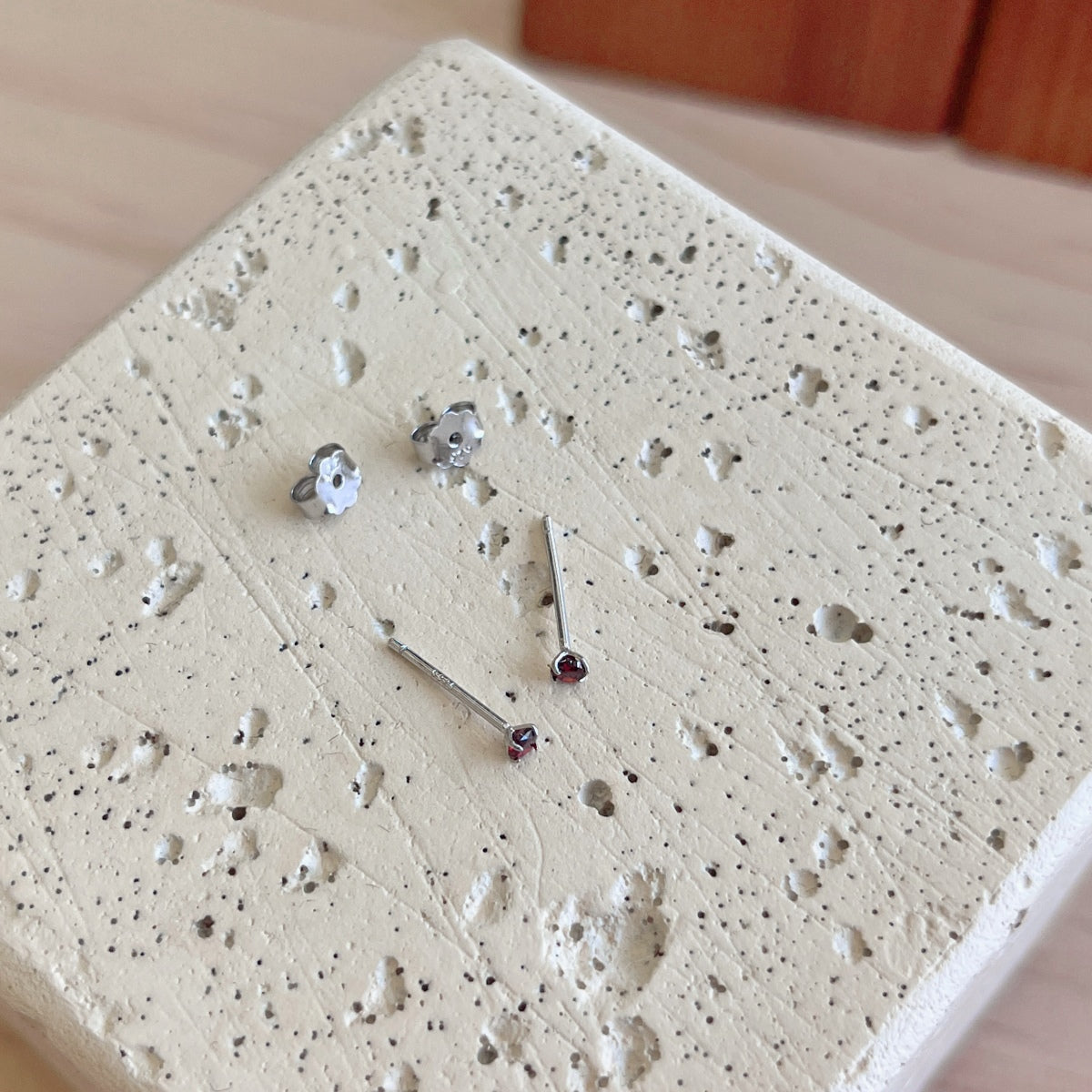 [Lumi Jewellery]Delicate Solitaire Earrings