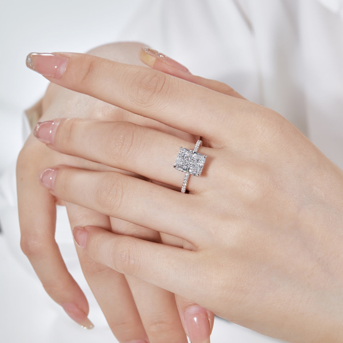 [Lumi Jewellery]4.0 Carat Luxurious Engagement Ring
