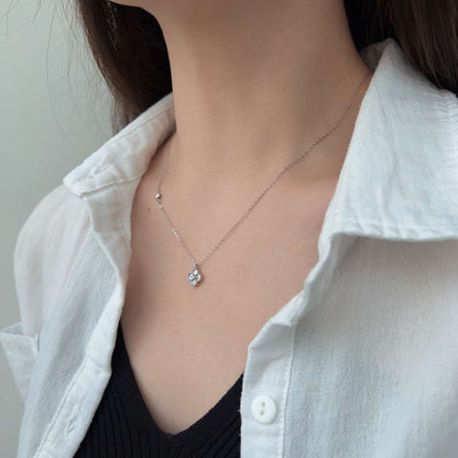 [Lumi Jewellery]Delicate Flower Shape Necklace