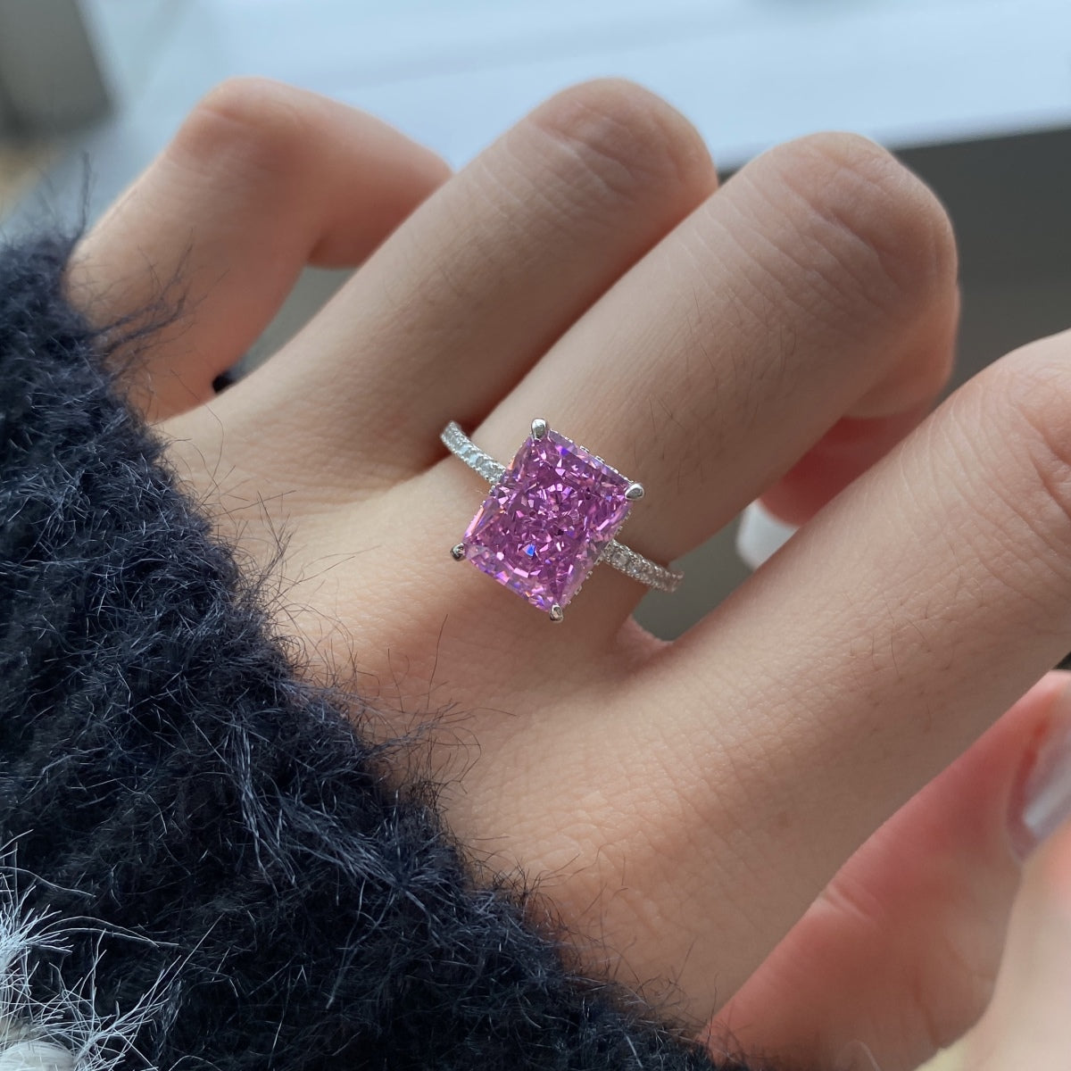 [Lumi Jewellery]4.0 Carat Luxurious Engagement Ring