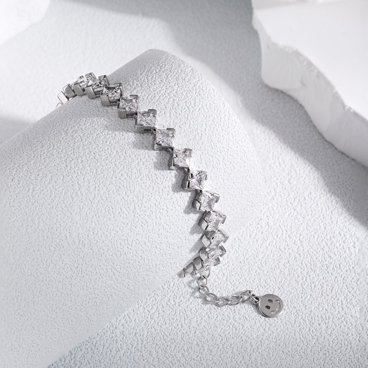 [Lumi Jewellery]0.5 Carat Ornate Princess Cut Daily Bracelet