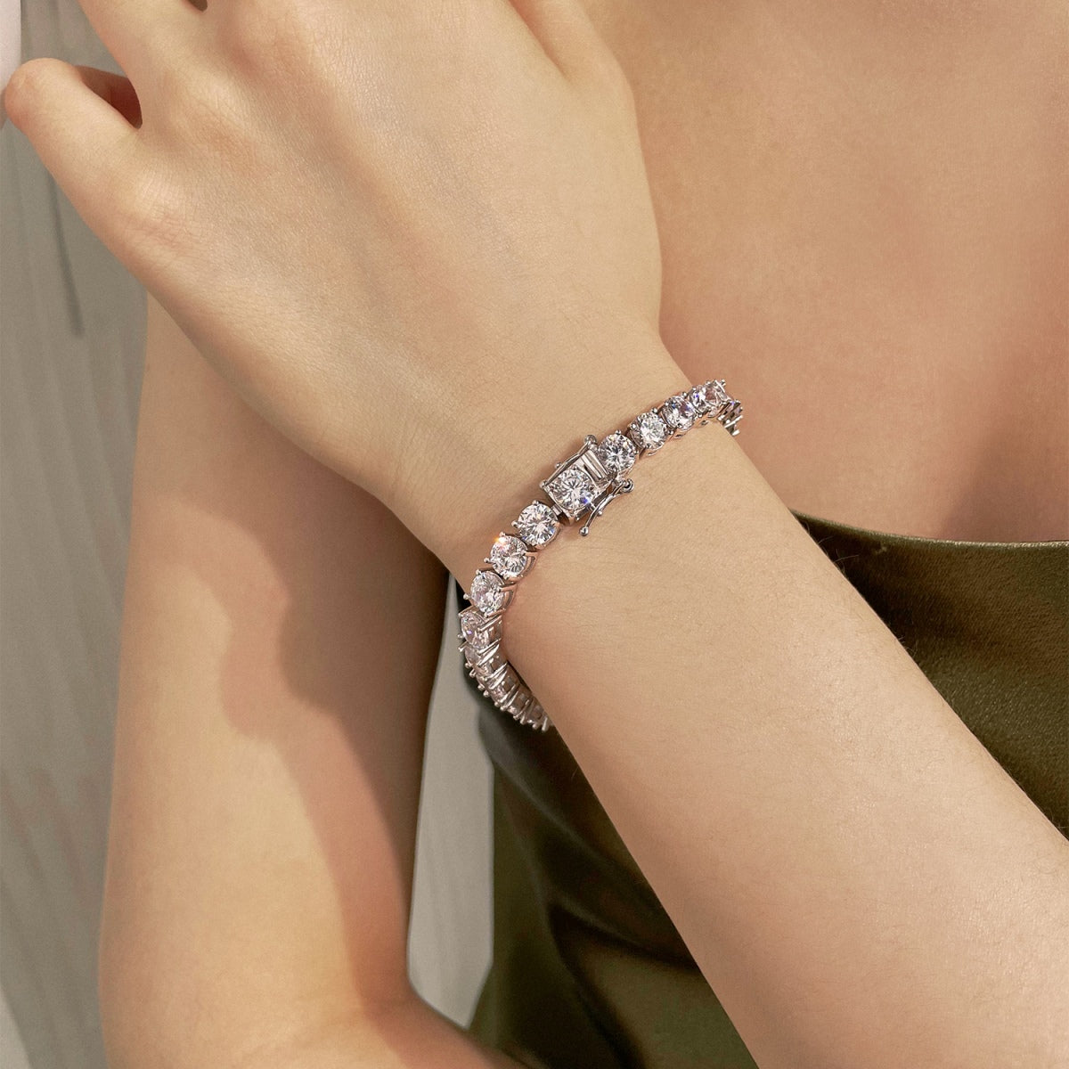 [Lumi Jewellery]0.75 Carat Dazzling Round Cut Wedding Bracelet