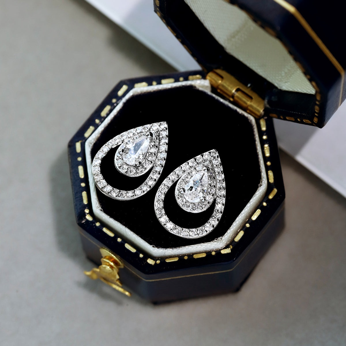 [Lumi Jewellery]Sparkling Delicate Water Drop Shape Daily Earrings