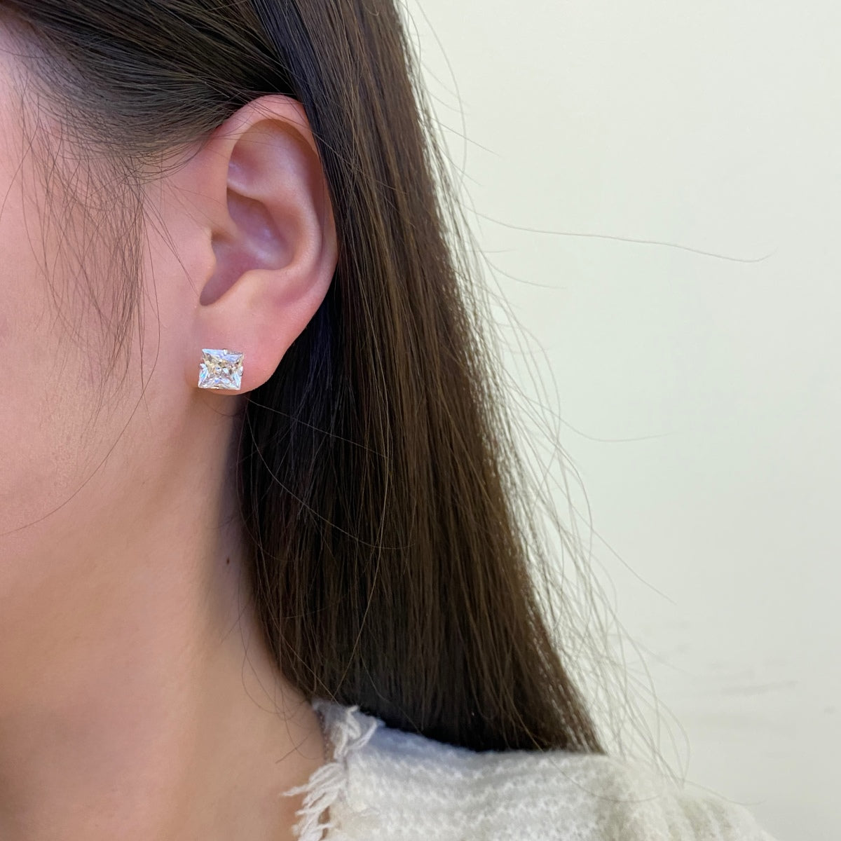 [Lumi Jewellery]Stylish Shiny Square Center Stone Stud Earrings