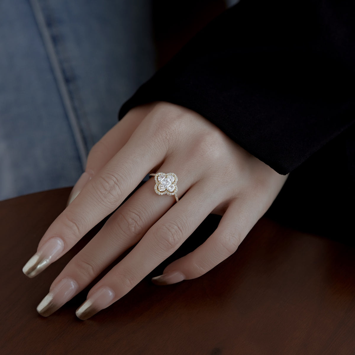 [Lumi Jewellery]Luxurious Eternity Flower Shape Banquet Ring