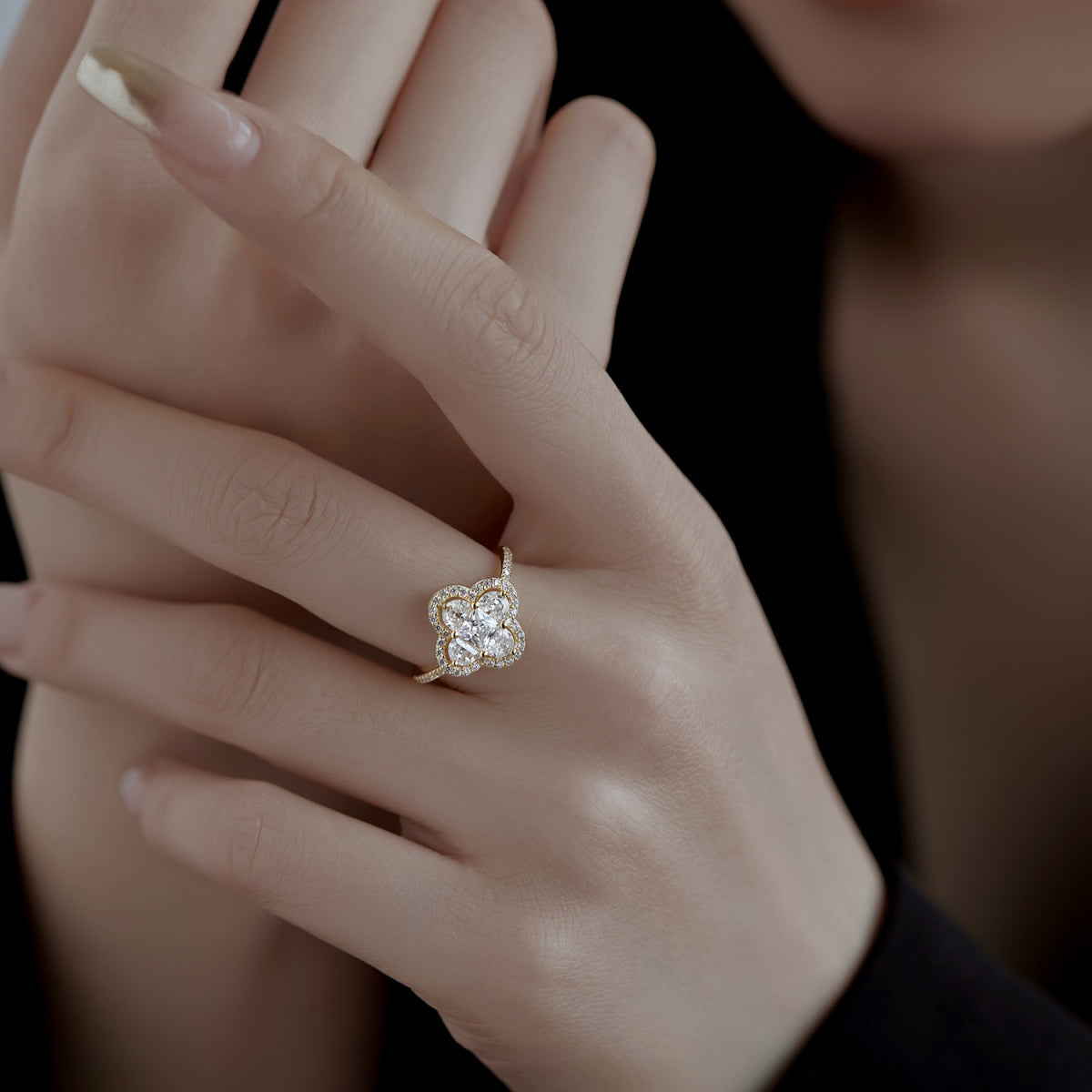 [Lumi Jewellery]Luxurious Eternity Flower Shape Banquet Ring
