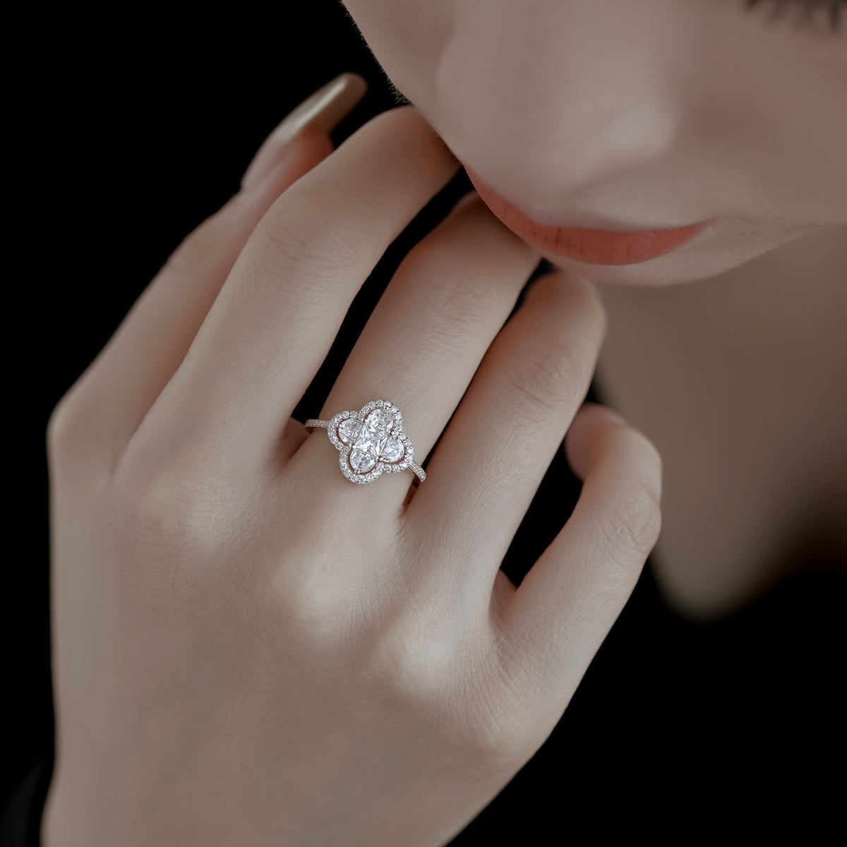[Lumi Jewellery]Luxurious Eternity Flower Shape Banquet Ring