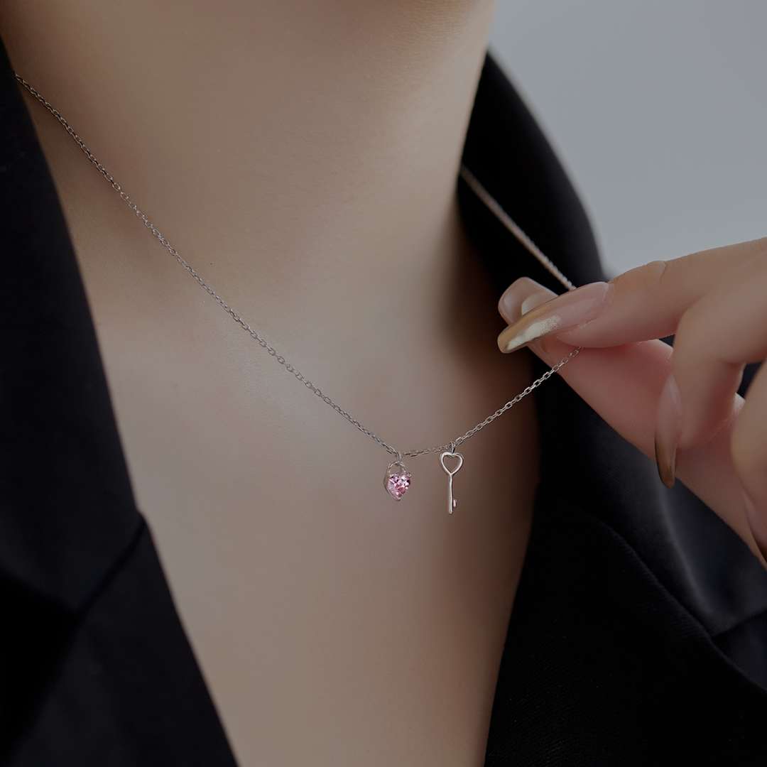 [Lumi Jewellery]Unique Heart Shape Key Pendent Necklace