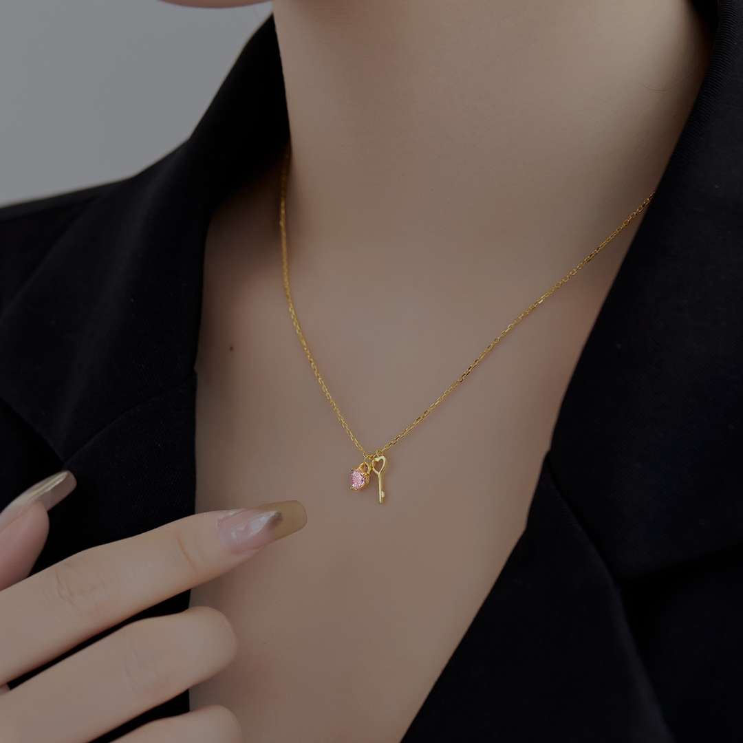 [Lumi Jewellery]Unique Heart Shape Key Pendent Necklace