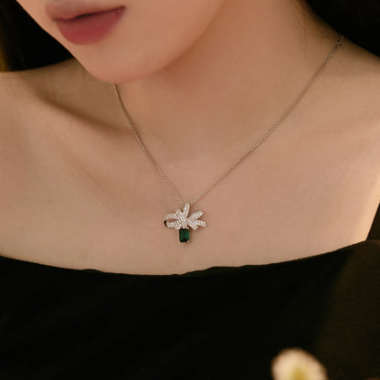 [Lumi Jewellery]Luxurious Flower Shape Emerald Cut Necklace