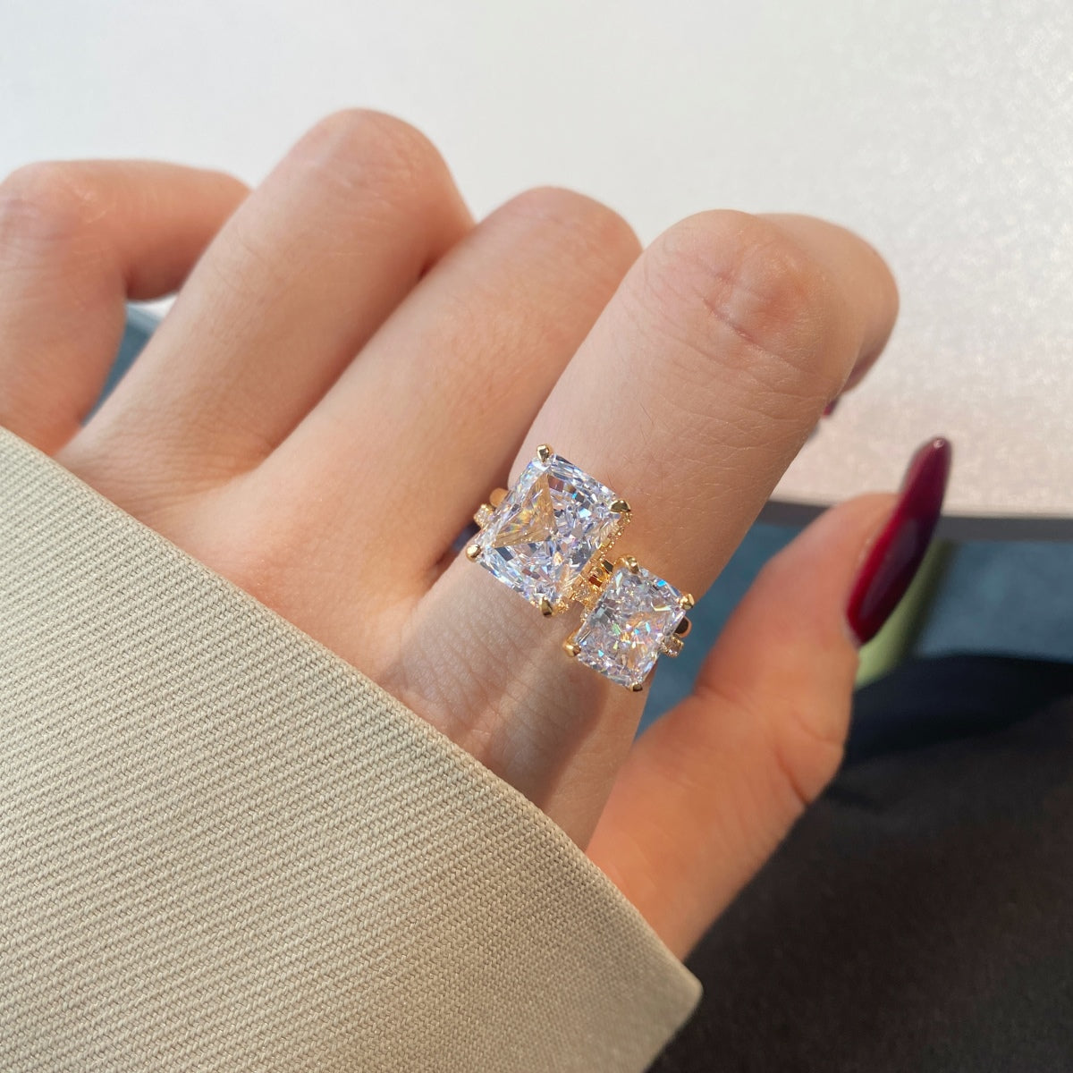 [Lumi Jewellery]4.0 Carat Ornate Enchanting Radiand Cut Banquet Ring