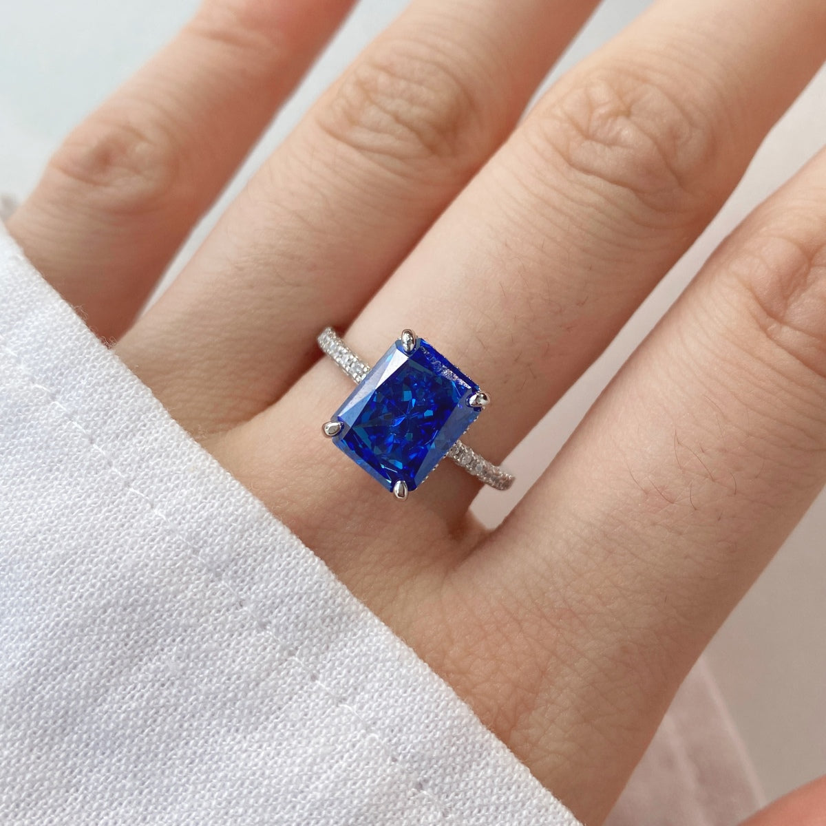 [Lumi Jewellery]4.0 Carat Luxurious Engagement Ring