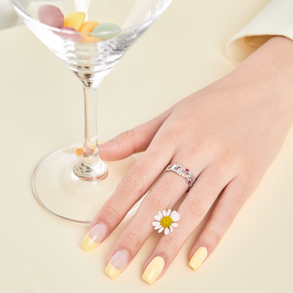 [Lumi Jewellery]Sparkling Vibrant Emerald Cut Daily Ring